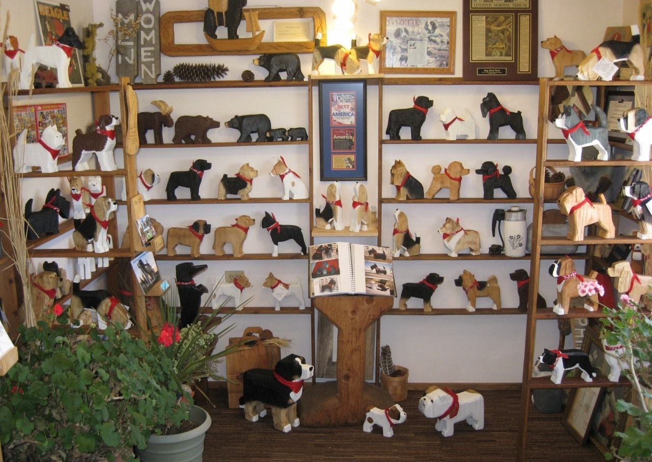 World's First Beagle-shaped Bed and breakfast, world record in Cottonwood, Idaho
