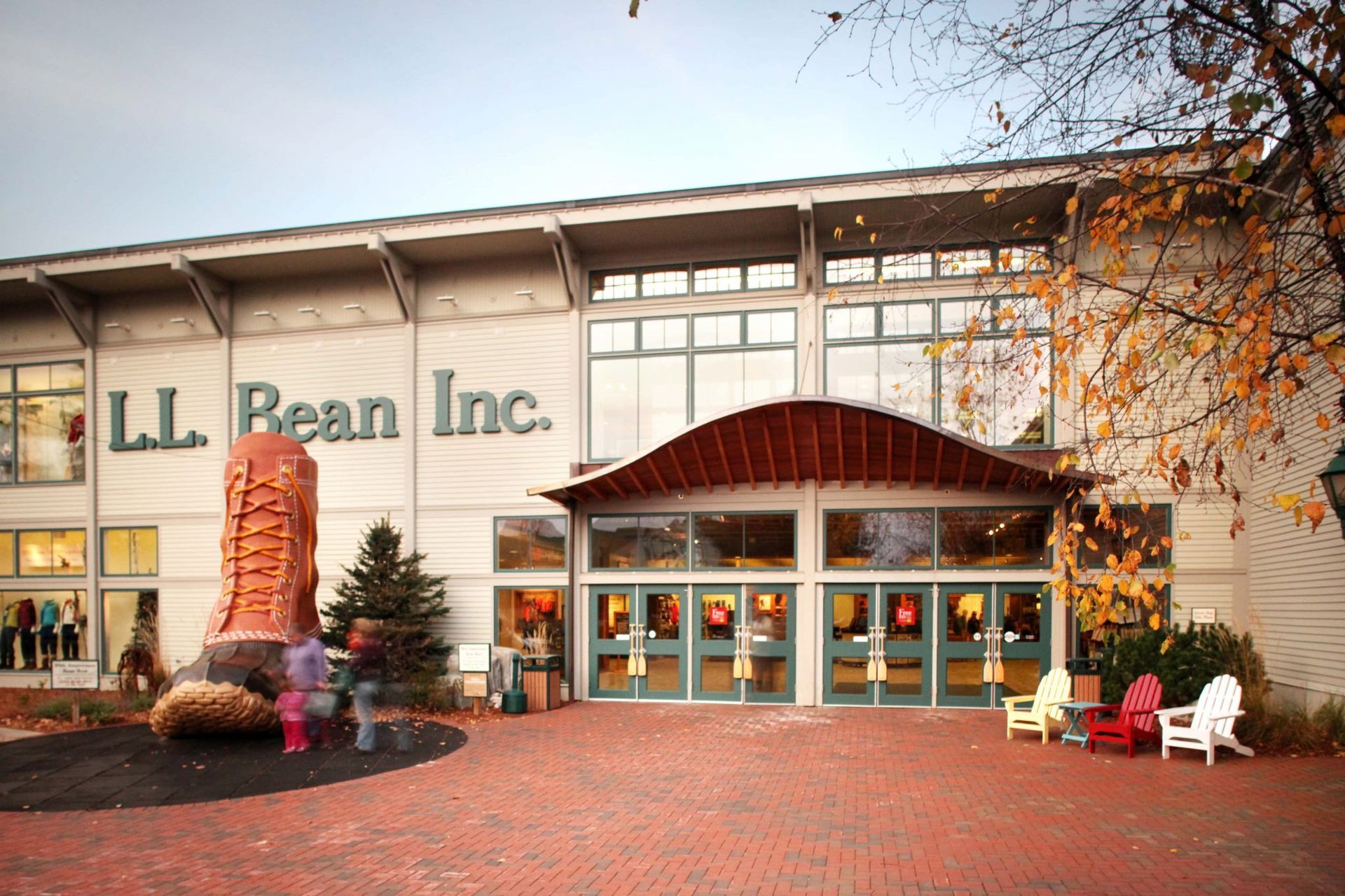 World's Largest Hunting Boot, world record in Freeport, Maine