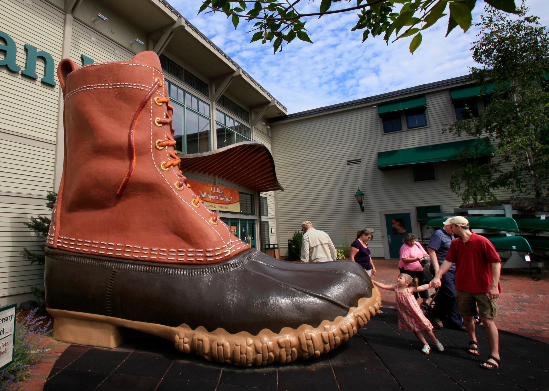 World's Largest Hunting Boot, world record in Freeport, Maine
