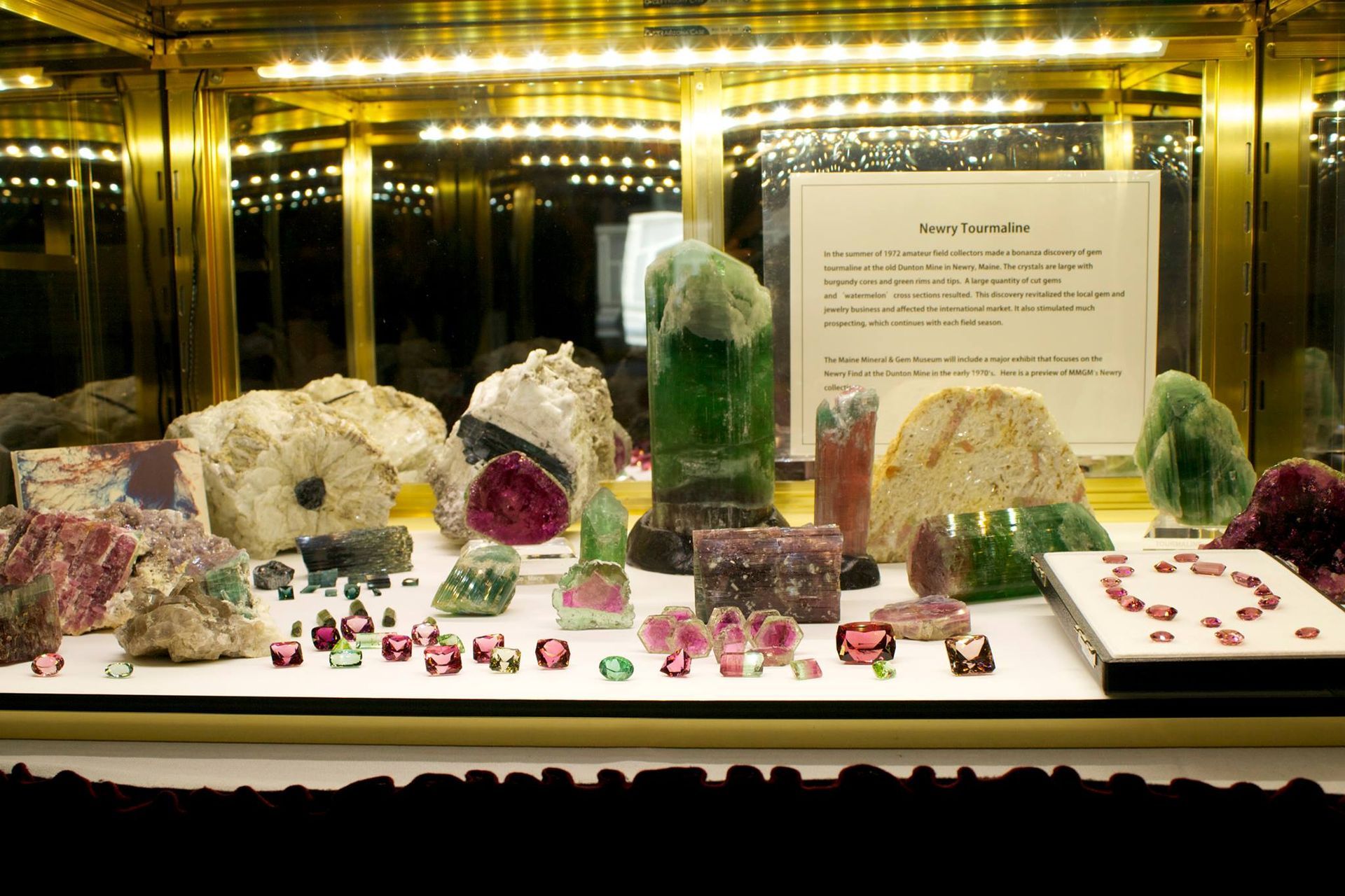 World's largest collection of lunar and Mars meteorites, world record in Bethel, Maine