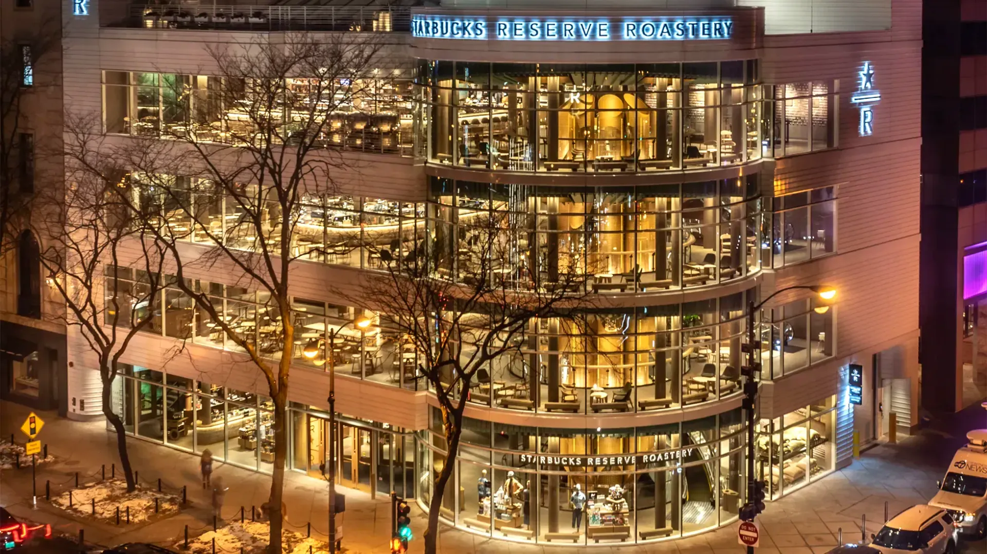 World's Largest Starbucks, world record in Chicago, Illinois
