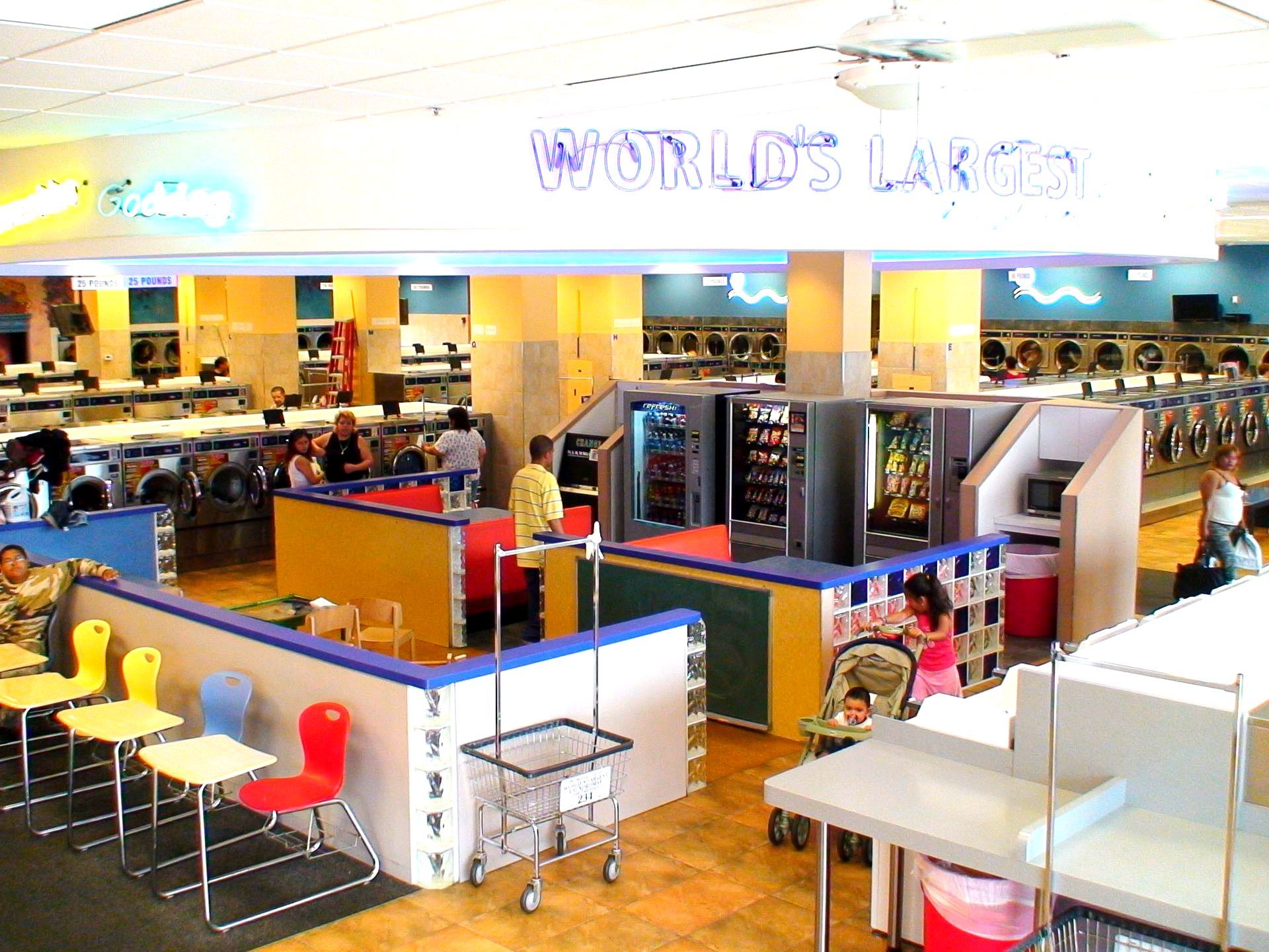 World's Largest Laundromat, world record in Berwyn, Illinois World's Largest Laundromat, world record in Berwyn, Illinois