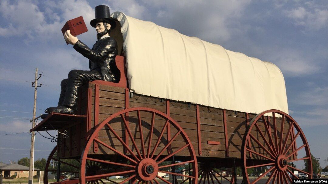 World's Largest Covered Wagon, world record in Lincoln, Illinois
