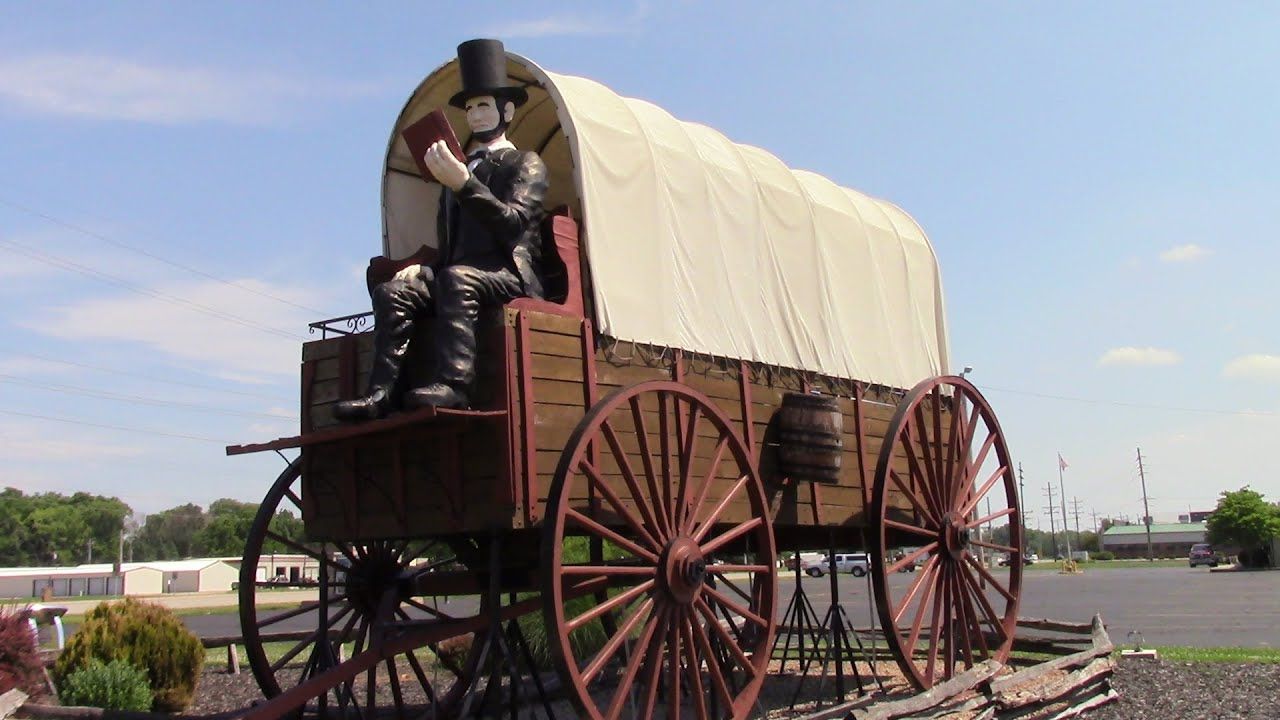 World's Largest Covered Wagon, world record in Lincoln, Illinois
