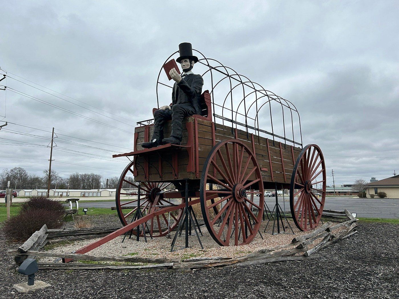 World's Largest Covered Wagon, world record in Lincoln, Illinois
