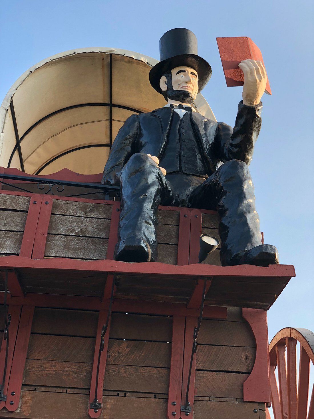 World's Largest Covered Wagon, world record in Lincoln, Illinois
