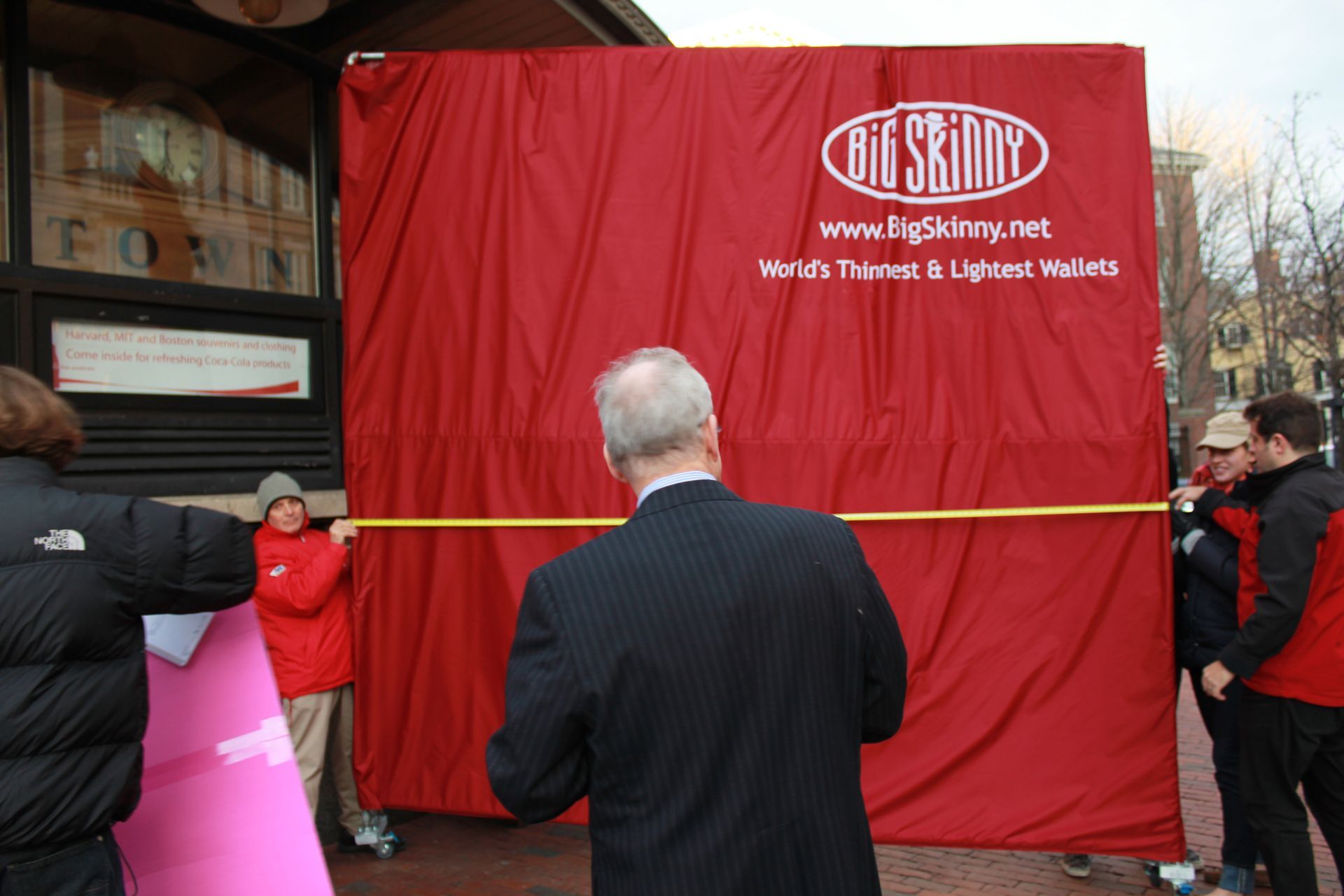 
World's Largest Wallet, world record in Cambridge, Massachusetts