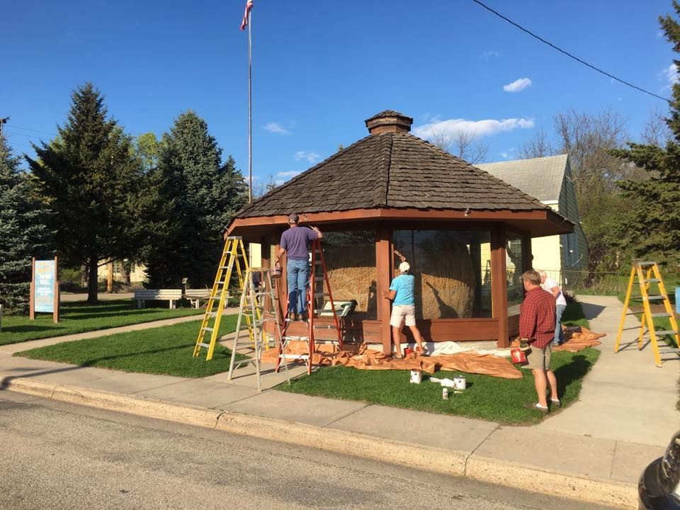 World's Largest Ball of Twine Rolled by One Man, world record in Darwin, Minnesota