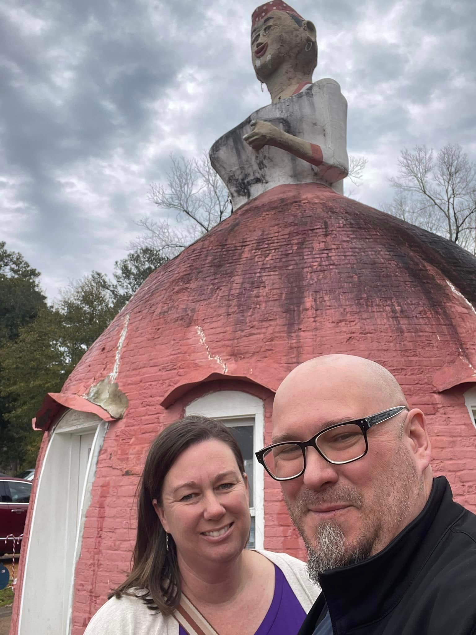 World's First Mammy’s Cupboard-shaped restaurant, world record in Natchez, Mississippi