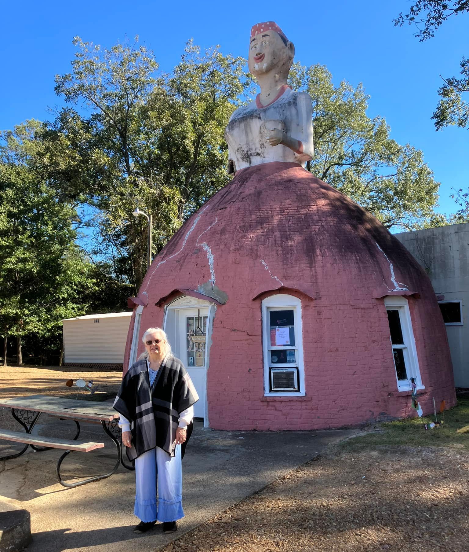 World's First Mammy’s Cupboard-shaped restaurant, world record in Natchez, Mississippi