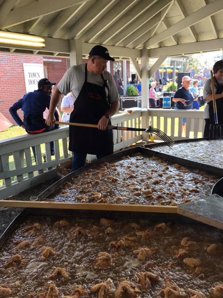 World's Largest Operational Frying Pan, world record in Rose Hill, North Carolina
