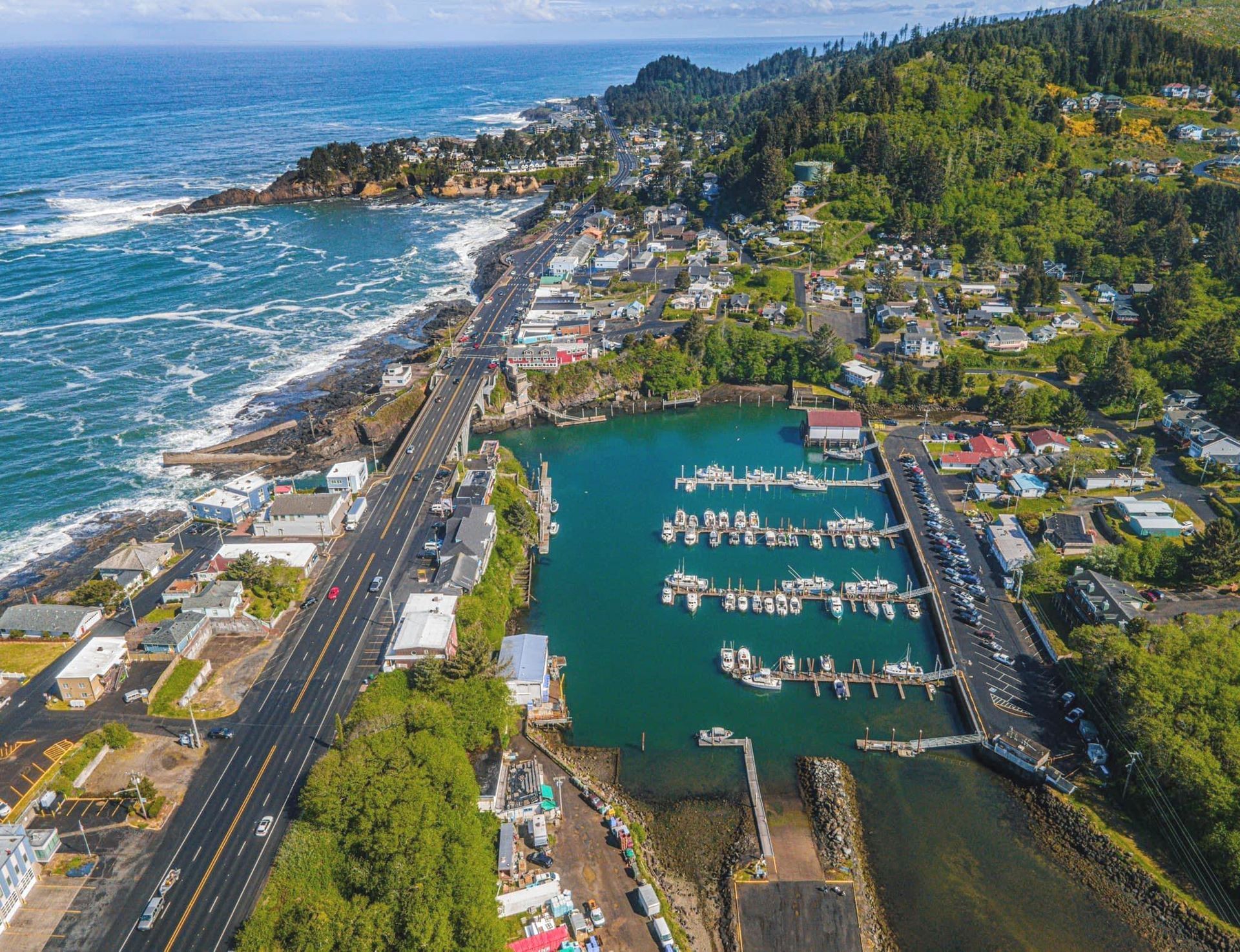 World’s Smallest Natural Navigable Harbor, world record in Depoe Bay, Oregon World’s Smallest Natural Navigable Harbor, world record in Depoe Bay, Oregon
