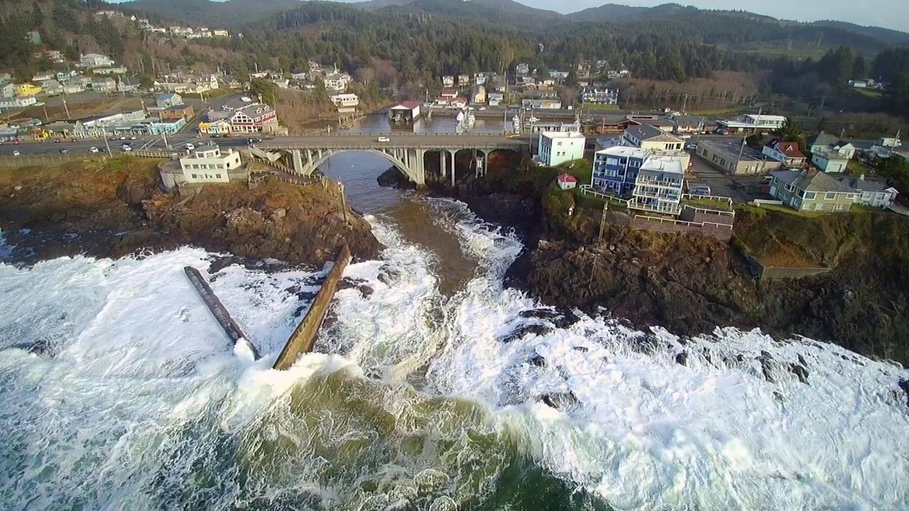 World’s Smallest Natural Navigable Harbor, world record in Depoe Bay, Oregon