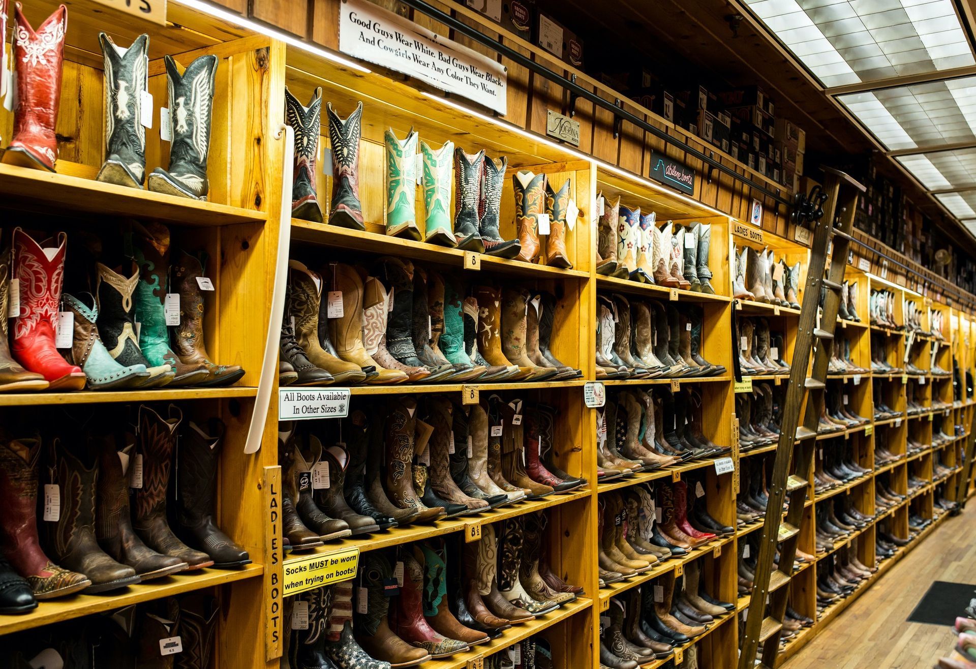 World's Largest Drug Store, world record in Wall, South Dakota