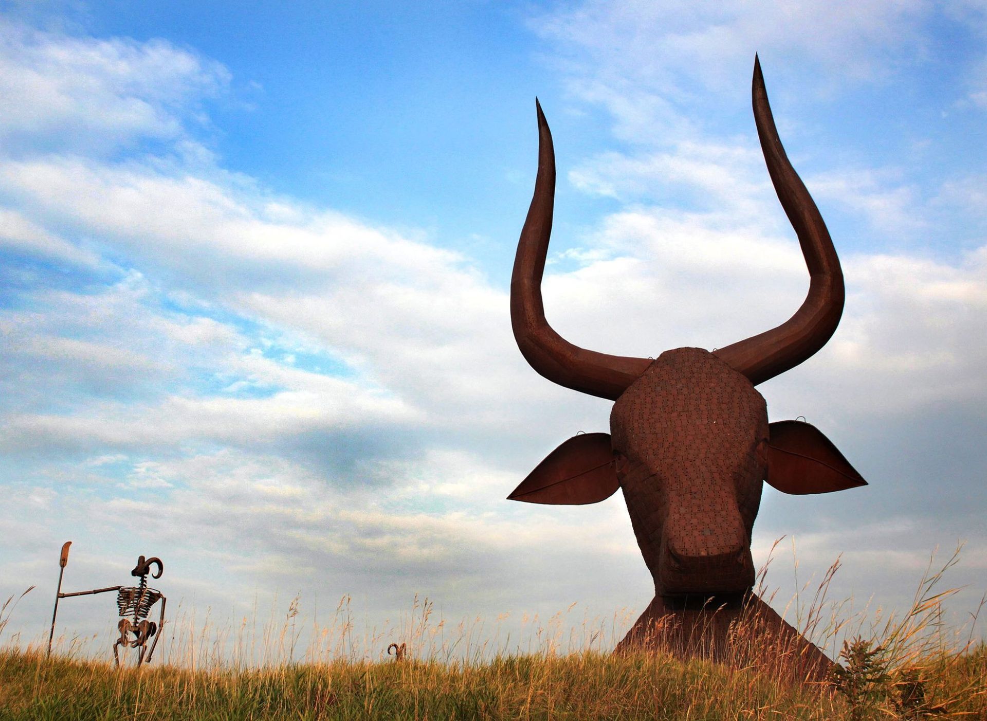 World’s Largest Bull’s Head Sculpture, world record in Montrose, South Dakota World’s Largest Bull’s Head Sculpture, world record in Montrose, South Dakota