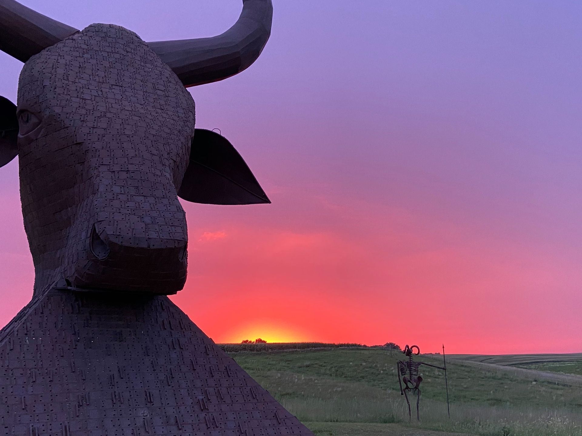 World’s Largest Bull’s Head Sculpture, world record in Montrose, South Dakota World’s Largest Bull’s Head Sculpture, world record in Montrose, South Dakota