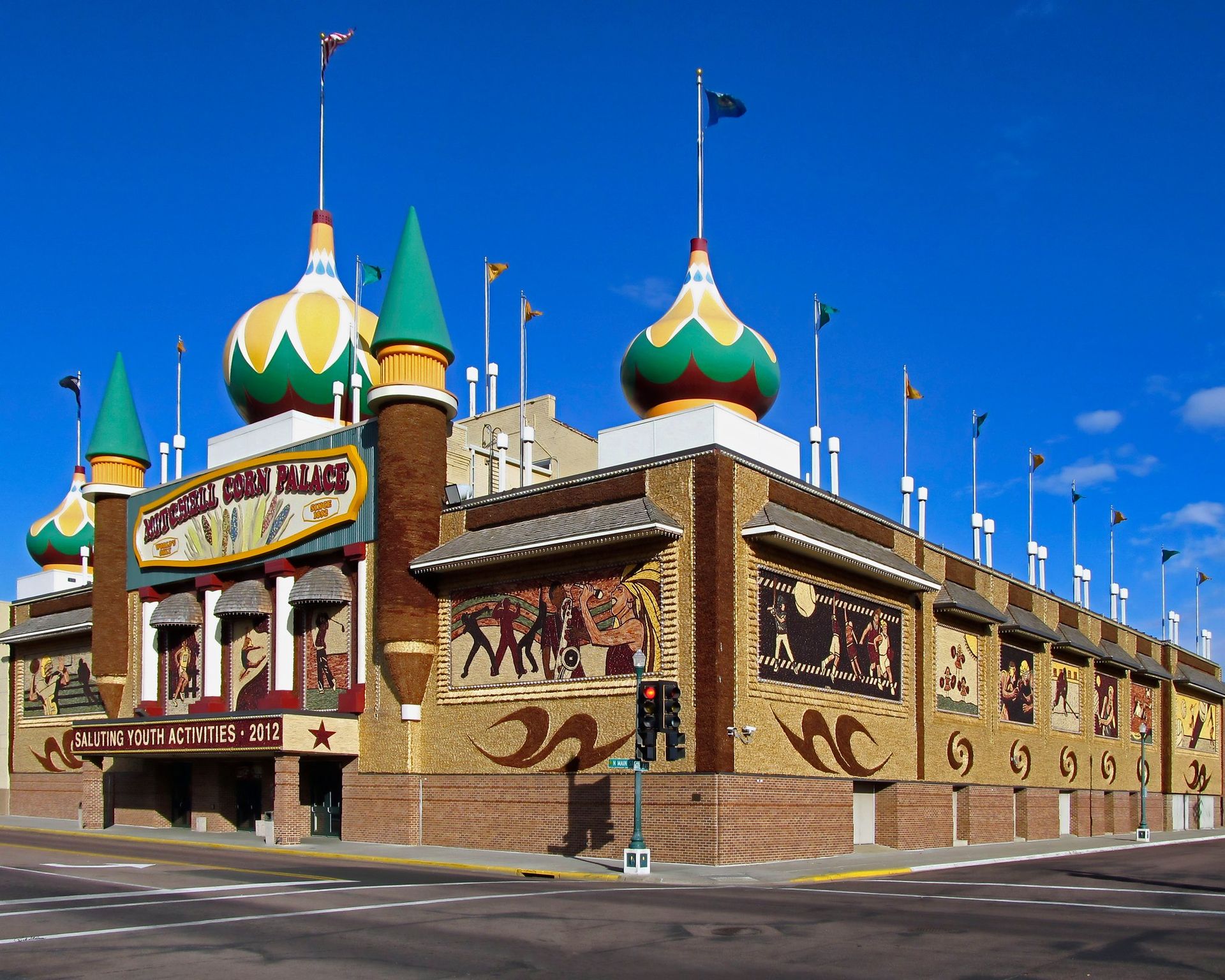 
World's First Corn Palace, world record set in Mitchell, South Dakota