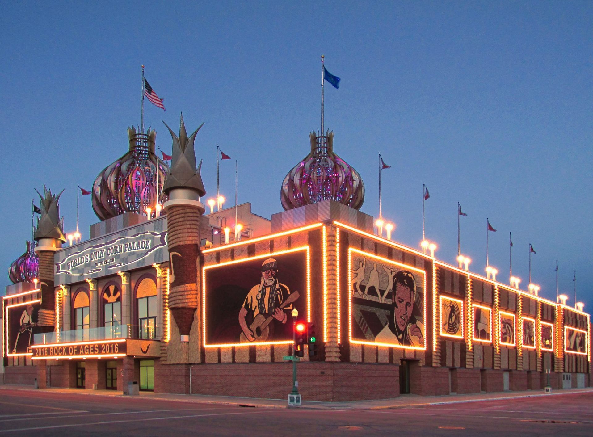
World's First Corn Palace, world record set in Mitchell, South Dakota