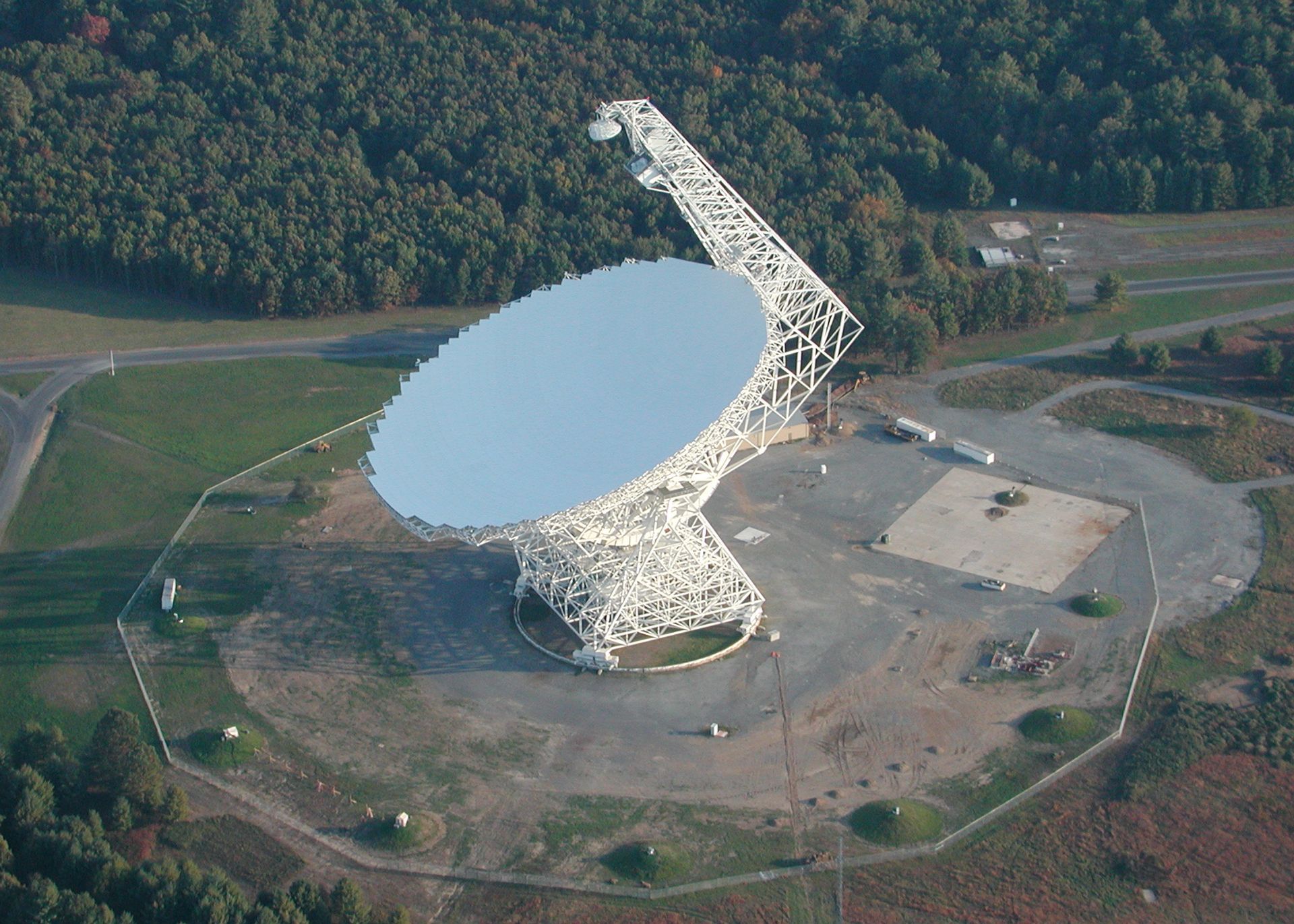World’s Largest Fully Steerable Radio Telescope, world record in Green Bank, West Virginia