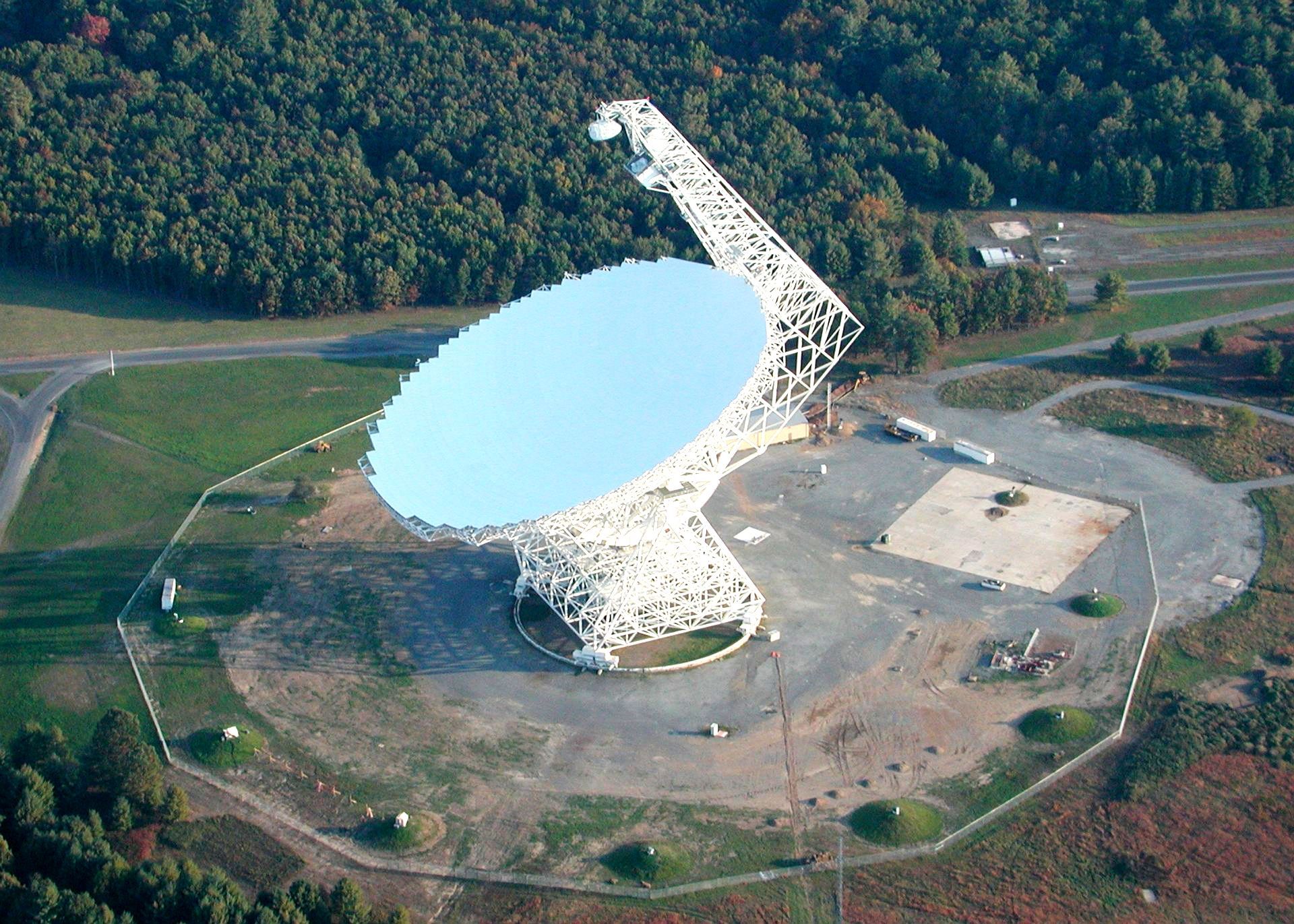 World’s Largest Fully Steerable Radio Telescope, world record in Green Bank, West Virginia
