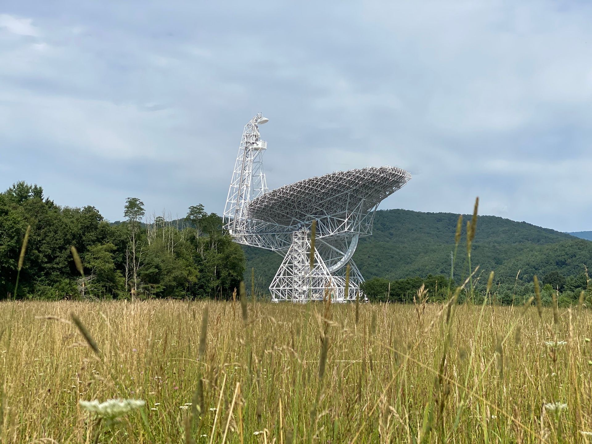 World’s Largest Fully Steerable Radio Telescope, world record in Green Bank, West Virginia