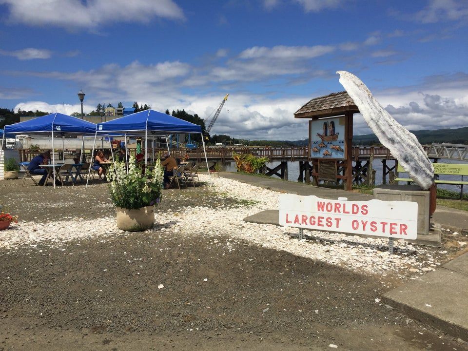 World’s Largest Oyster Sculpture, world record in South Bend, Washington World’s Largest Oyster Sculpture, world record in South Bend, Washington