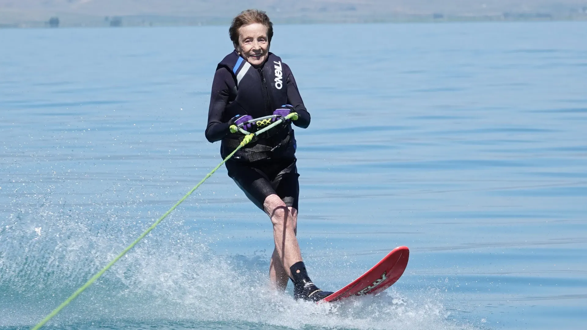 World’s oldest female waterskier, Dwan Jacobsen Young sets world record