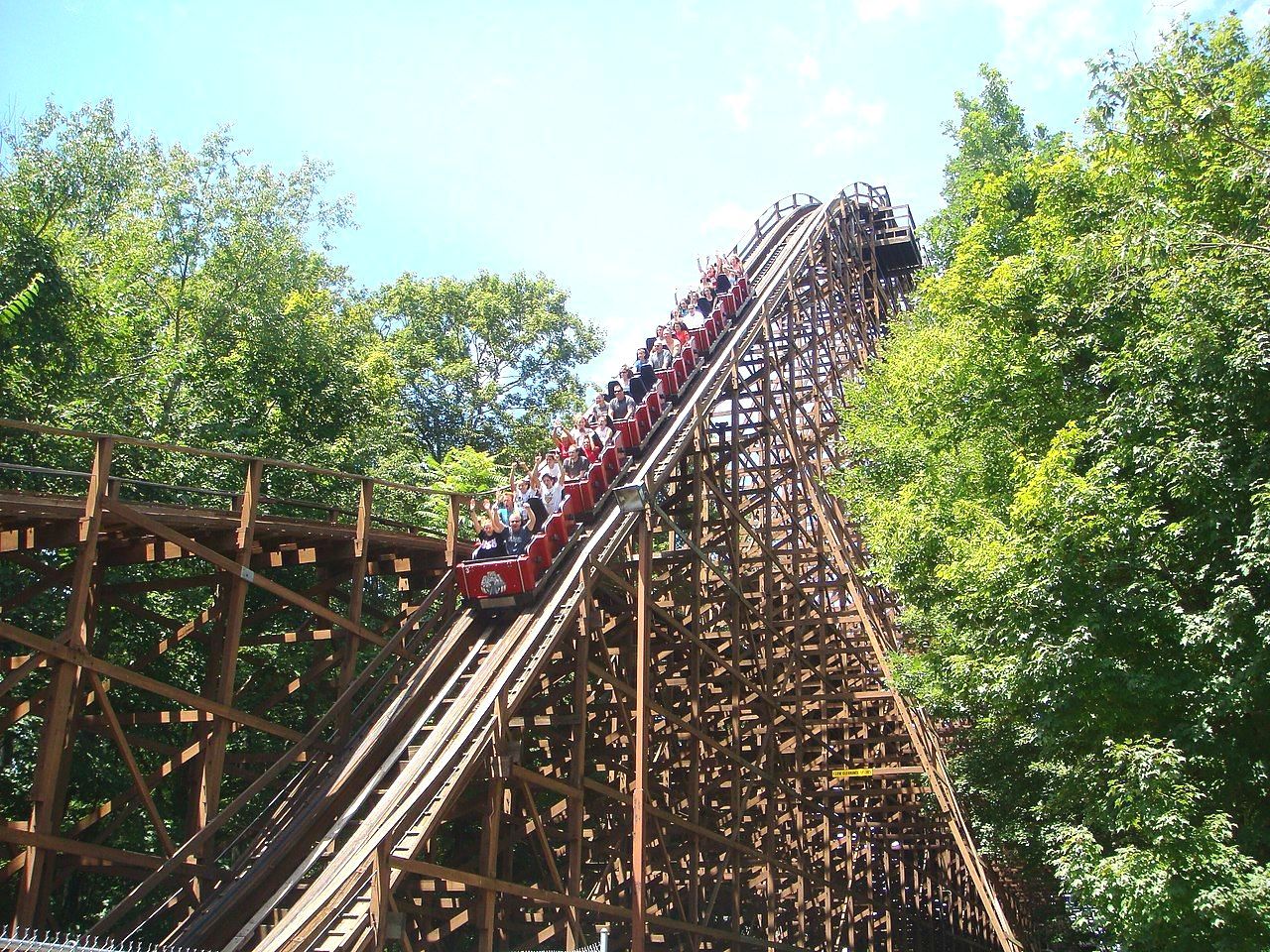 World’s Longest Wooden Roller Coaster, world record set in Mason, Ohio World’s Longest Wooden Roller Coaster, world record set in Mason, Ohio