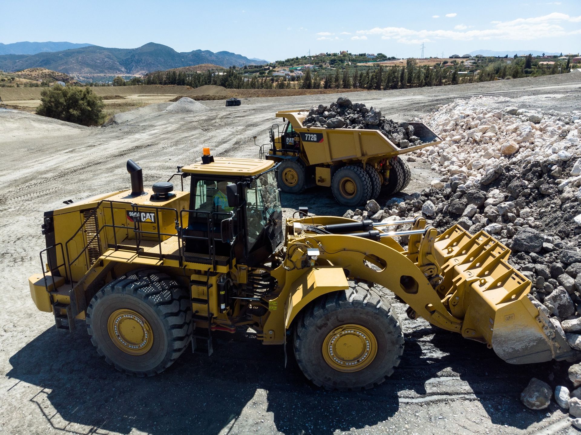 World's Largest Construction Equipment Manufacturer, Caterpillar sets world record World's Largest Construction Equipment Manufacturer, Caterpillar sets world record
