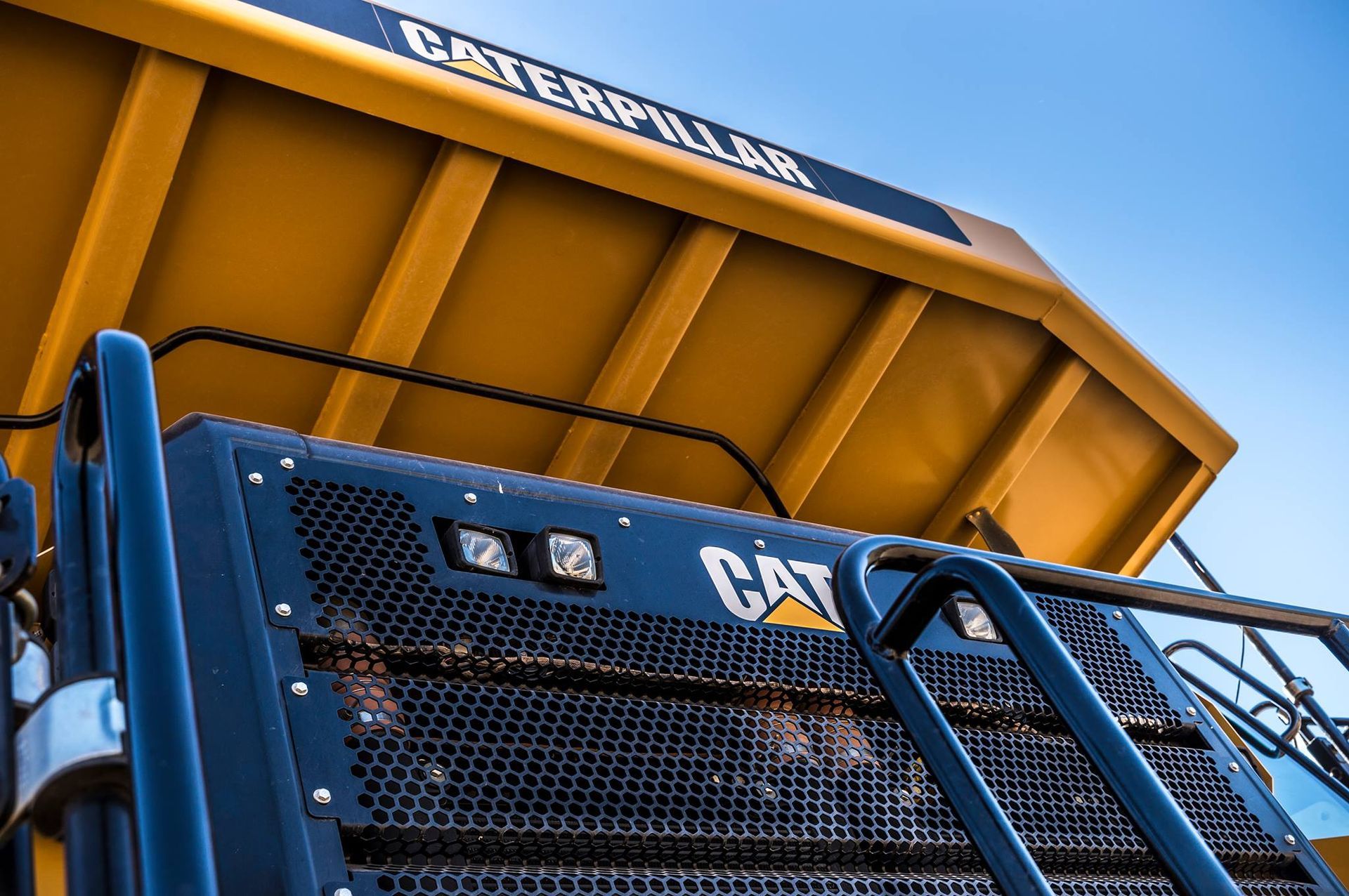 World's Largest Construction Equipment Manufacturer, Caterpillar sets world record World's Largest Construction Equipment Manufacturer, Caterpillar sets world record