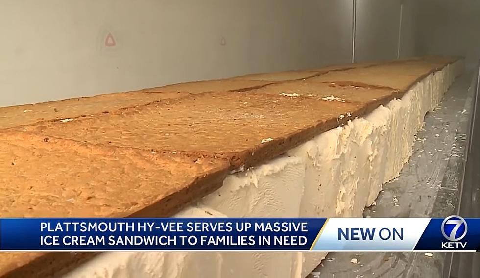 World's Largest Ice Cream Sandwich, world record in Plattsmouth, Nebraska World's Largest Ice Cream Sandwich, world record in Plattsmouth, Nebraska
