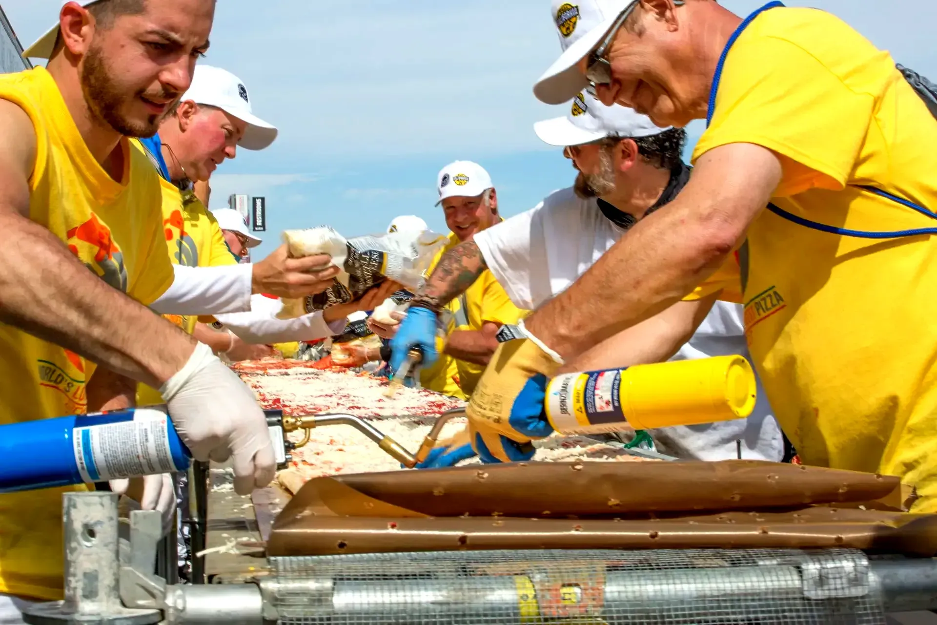 World's Longest Pizza, world record set in Fontana, California