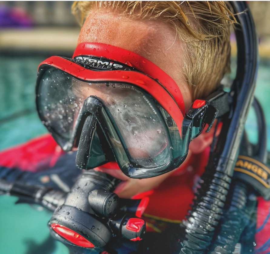 Youngest Person to Scuba Dive all Seven Continents, world record set by Archer Lamp’l Youngest Person to Scuba Dive all Seven Continents, world record set by Archer Lamp’l