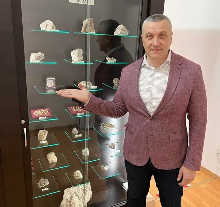 World's Most Valuable 4,5 kg of Native Gold, The Gold Museum in Brad, Romania sets world record