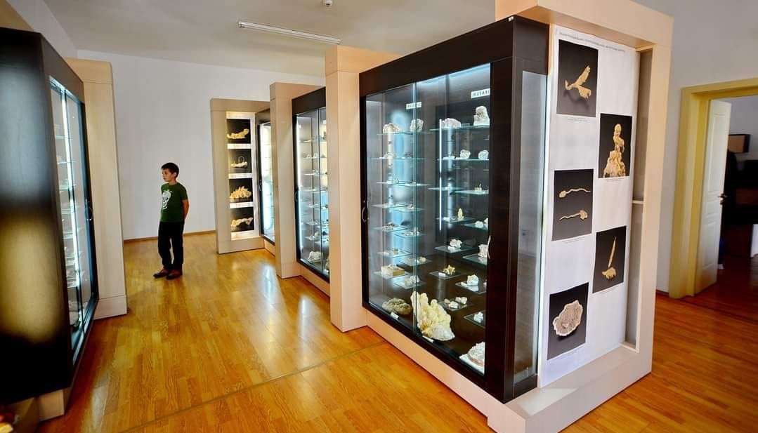World's Most Valuable 4,5 kg of Native Gold, The Gold Museum in Brad, Romania sets world record