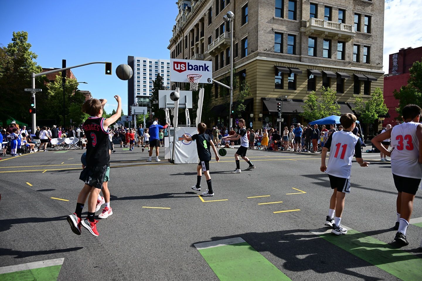 World's largest outdoor 3-on-3 basketball tournament, world record in Spokane, Washington World's largest outdoor 3-on-3 basketball tournament, world record in Spokane, Washington