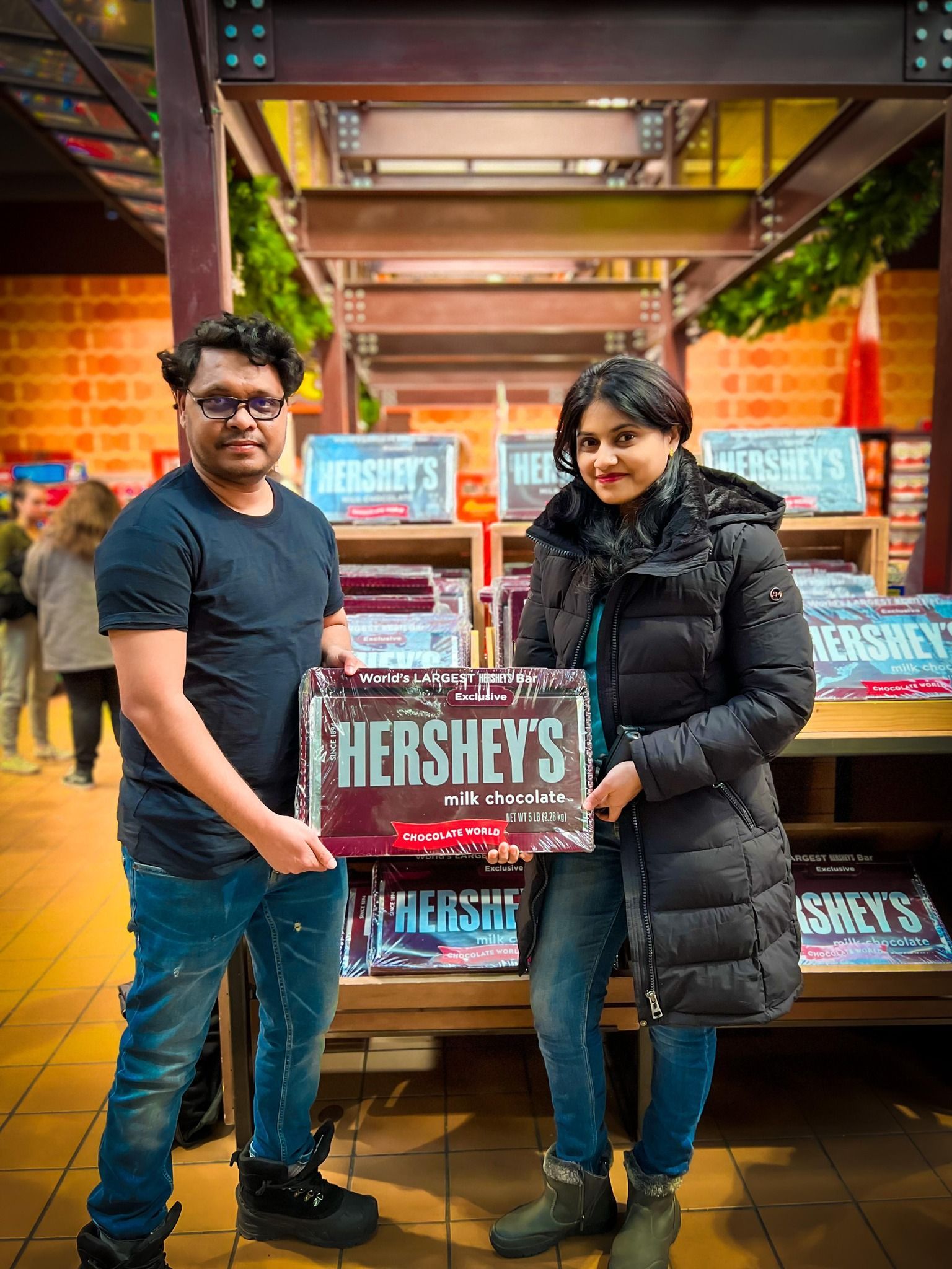 World's Largest Hershey's Bar: Hershey's 5lb Candy Bar sets world record World's Largest Hershey's Bar: Hershey's 5lb Candy Bar sets world record