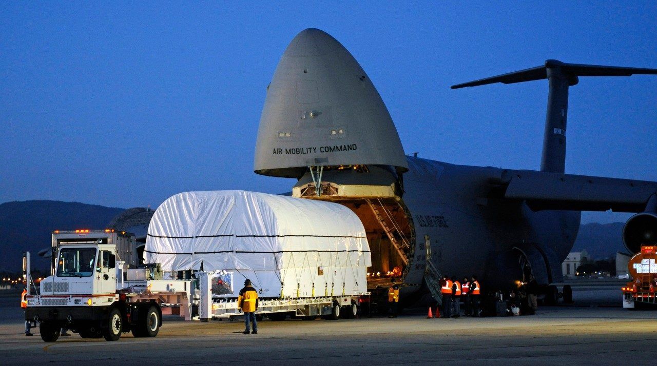 World's largest military transport aircraft, world record set by The Lockheed C-5M Super Galaxy
