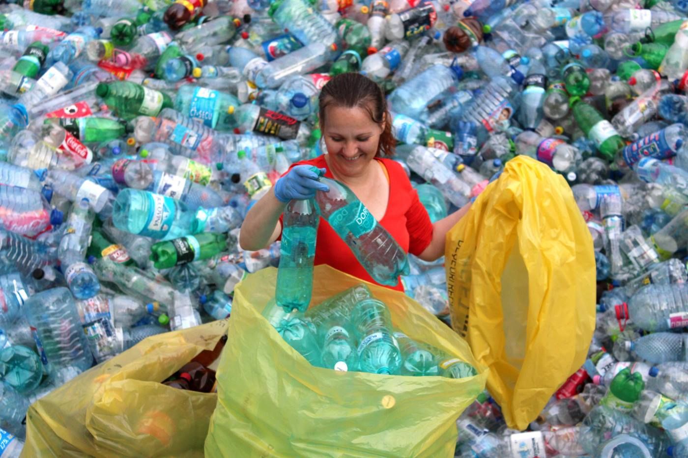 Largest bridge made of recycled plastic bottles, world record in Timisoara, Romania