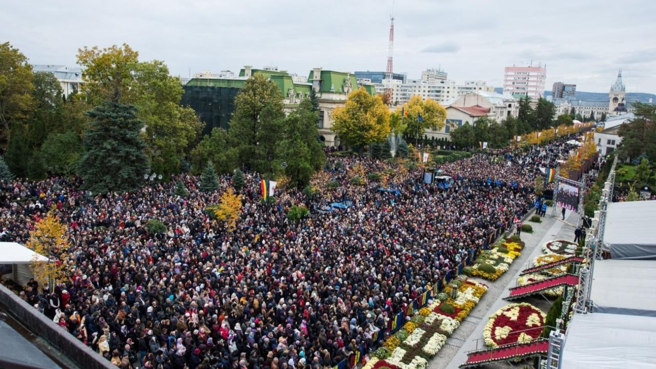 Largest serving of cabbage rolls, world record in Iași, Romania
