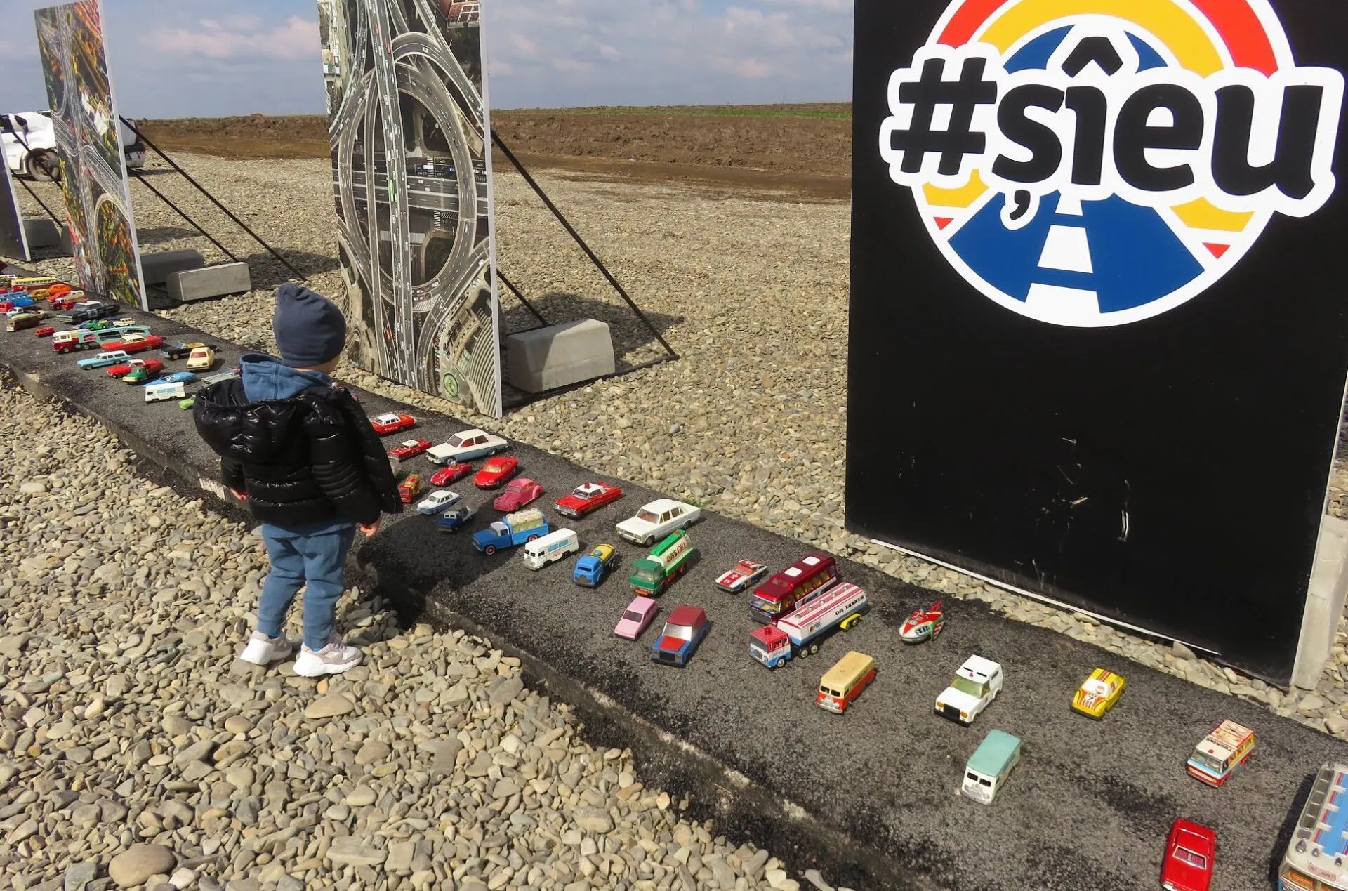World's Shortest Highway, world record set by the one-meter highway World's Shortest Highway, world record set by the one-meter highway