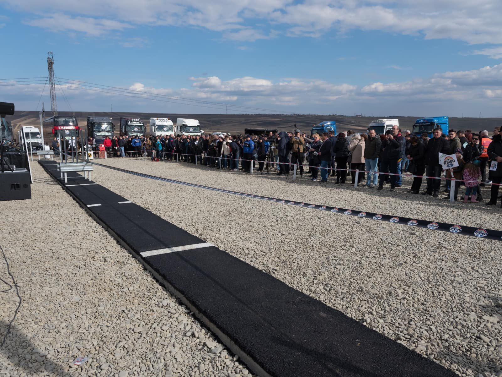 World's Shortest Highway, world record set by the one-meter highway World's Shortest Highway, world record set by the one-meter highway