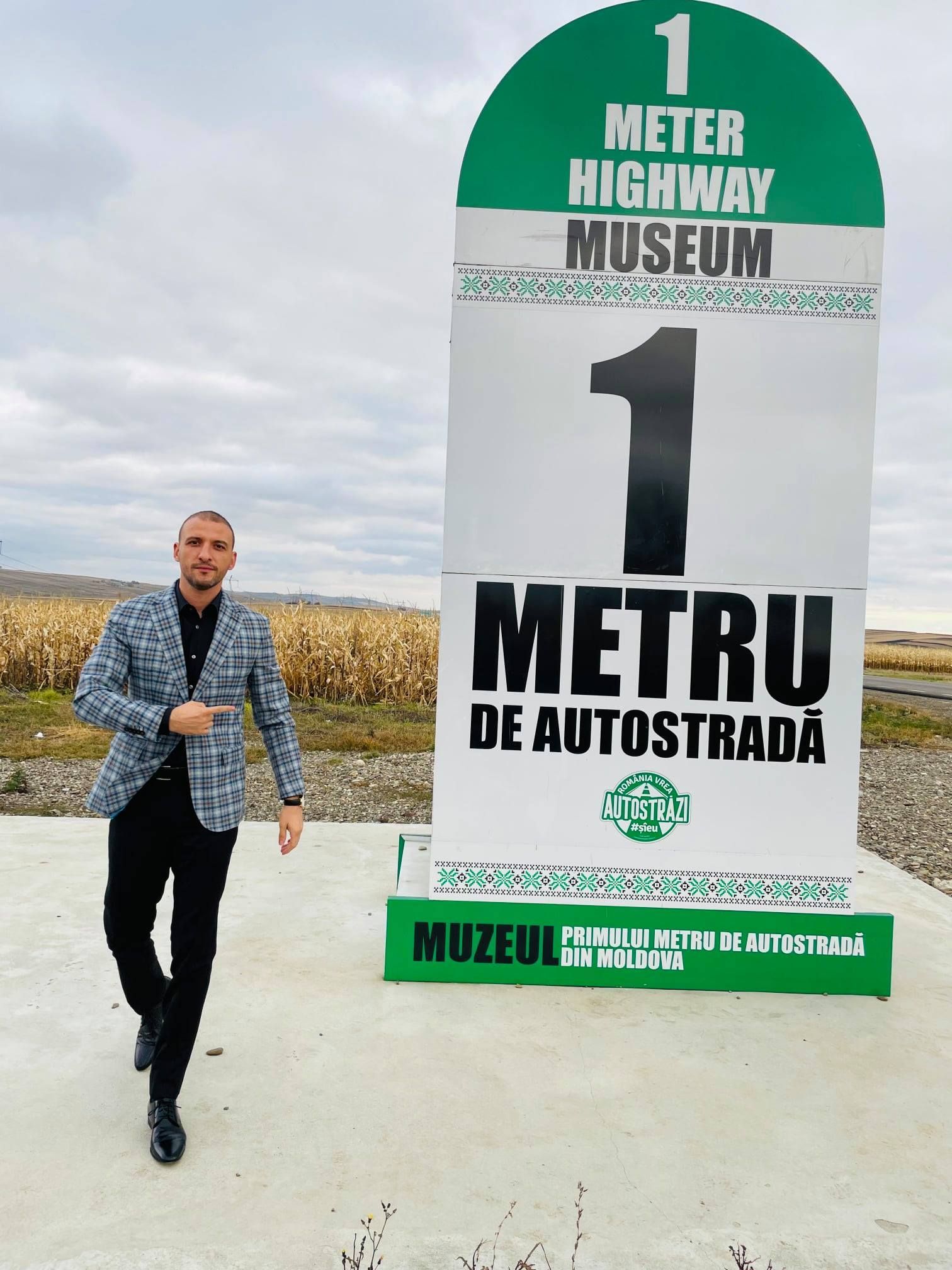 World's Shortest Highway, world record set by the one-meter highway World's Shortest Highway, world record set by the one-meter highway