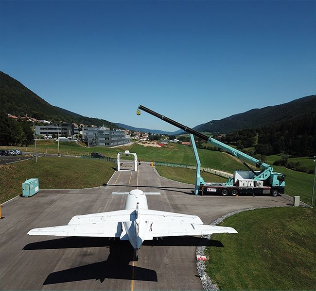 World's First Full Airplane Scanner, Roboscan 2M Aeria sets world record
