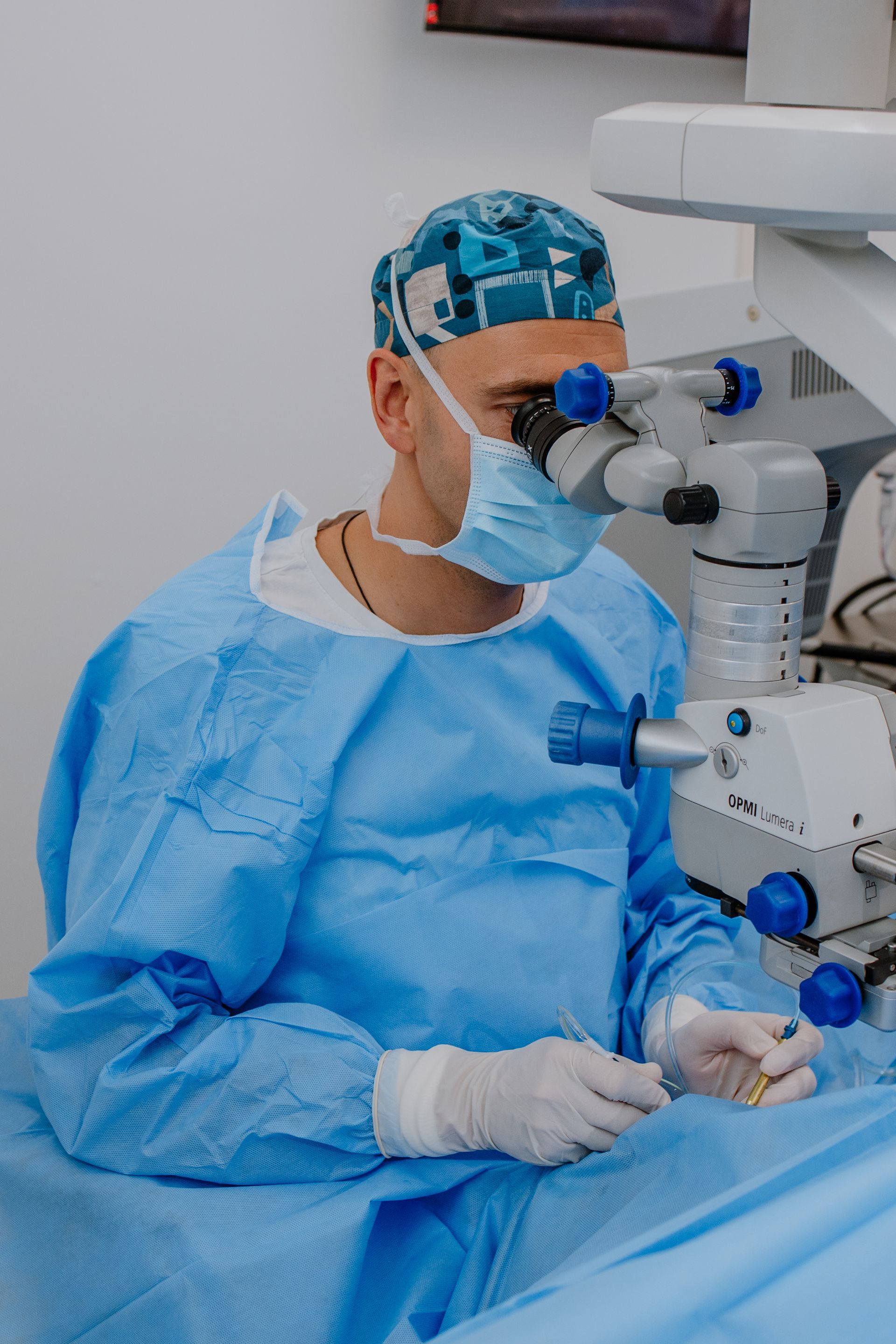 Most lens exchange surgeries performed in one session, Opticline Dr. Angelescu