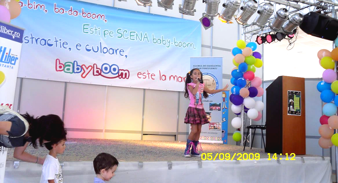 Longest live singing concert by a child: world record set by Andra Gogan