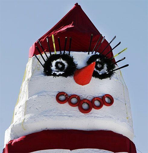 Tallest snowwoman-world record set by Bethel residents
