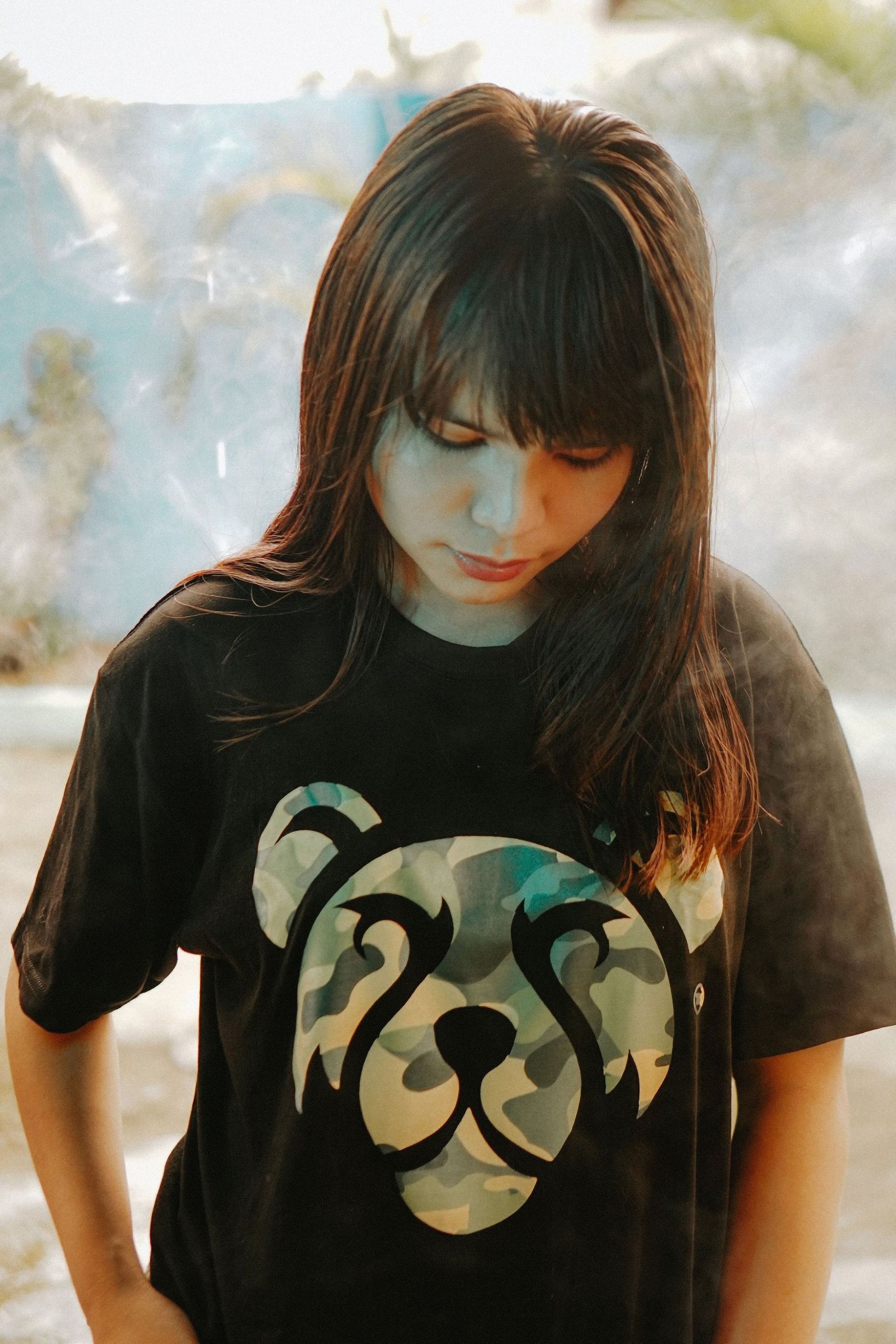 T-SHIRT image