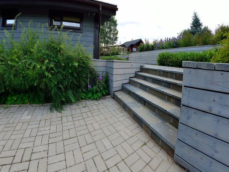 Newly installed patio paving and steps in Carson City, NV