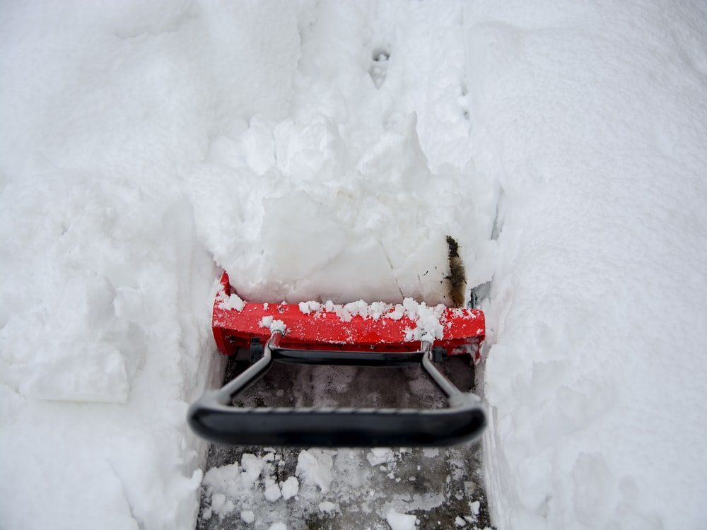 Standalone snow shovel Snow shoveling in Northern Nevada